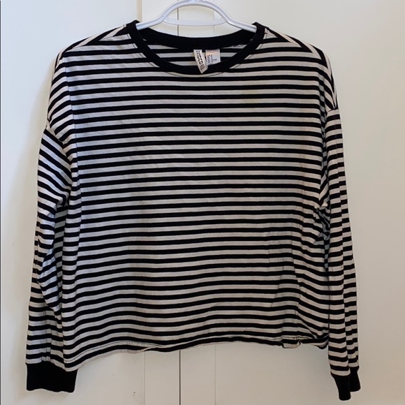 H&M shirt - Picture 1 of 3